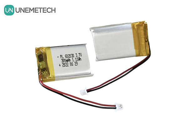 3.7V 300mAh Özel Gümüş Şarj edilebilir Lityum iyon polimer pil paketi 602030 GPS izleyici için